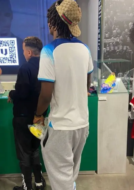 Ibruzz из Йёнчёпинга, ищу на сайте знакомства без обязательств