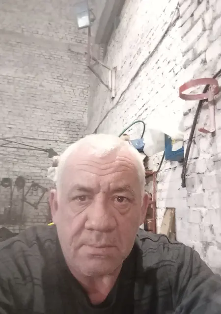 Игорь из Донецка, ищу на сайте знакомства без обязательств