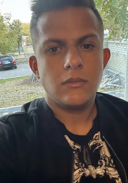 Я Іван, 22, из Вышгорода, ищу знакомства на одну ночь