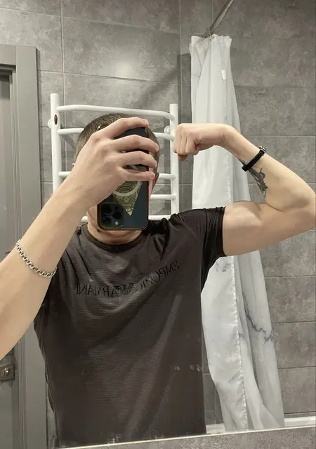 Александр из Кропивницкого, мне 24, познакомлюсь для вирта