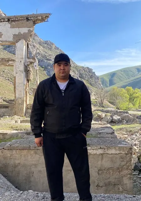 Я Erzhigit, 24, знакомлюсь на одну ночь в Туркестане