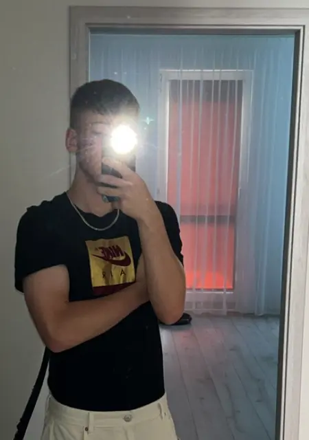 Я Kornel, 18, знакомлюсь без обязательств в Варшаве