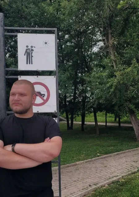 Максим из Донецка, мне 20, познакомлюсь на одну ночь