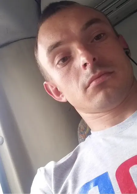 Владислав из Хмельника, мне 34, познакомлюсь для приятного времяпровождения