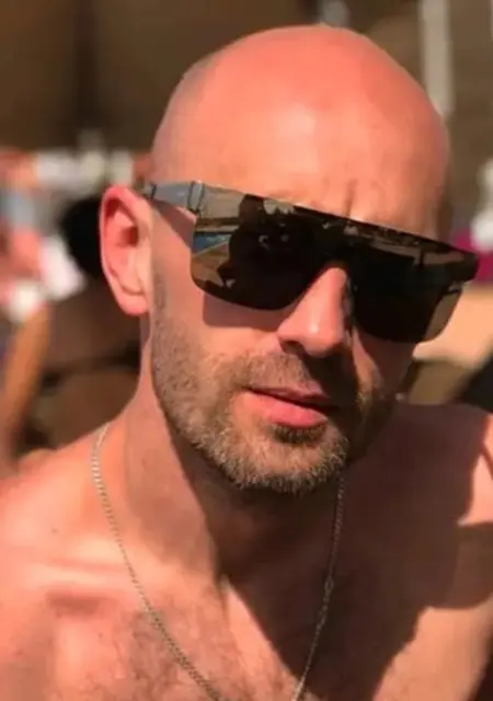 Я Артём, 31, из Кривого Рога, ищу знакомства без обязательств