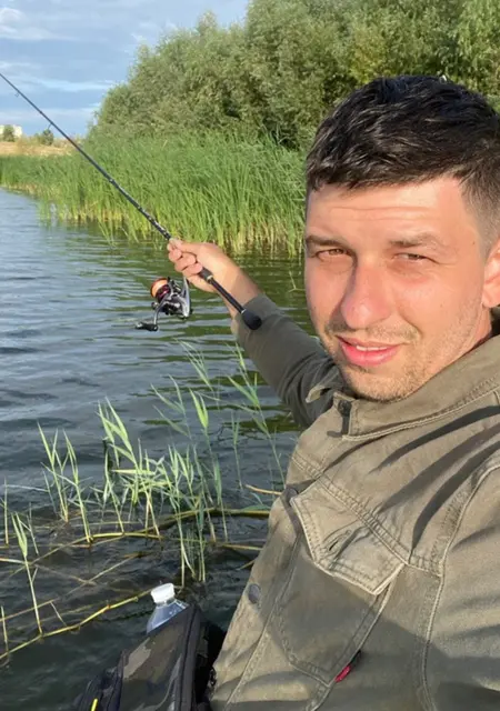 Я Alex, 34 років, знайомлюсь на одну ніч у Бердянську