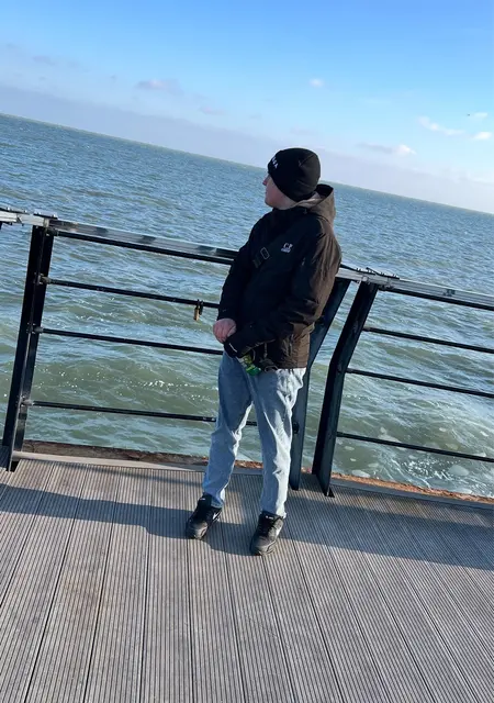 Kirill из Донецка, мне 19, познакомлюсь для общения