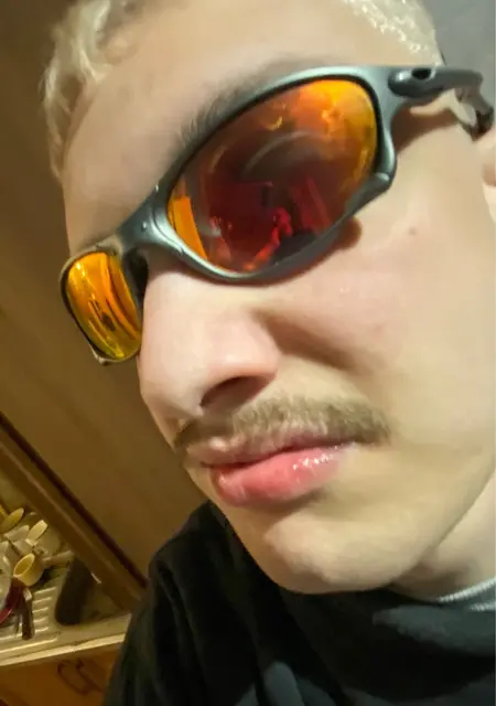 Basilisk из Каховки, мне 23, познакомлюсь для общения