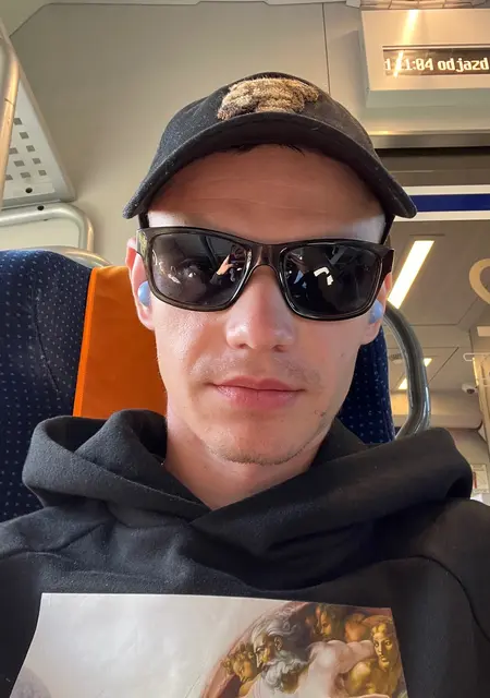 Я Oleg, 29, из Кросно-Оджаньске, ищу знакомство для приятного времяпровождения