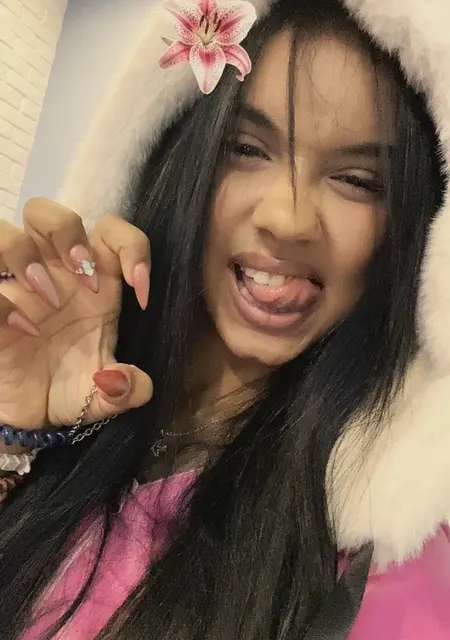 Элизабет из Киева, ищу на сайте общение