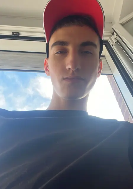 Я Isra, 20, знакомлюсь для общения в Овьедо