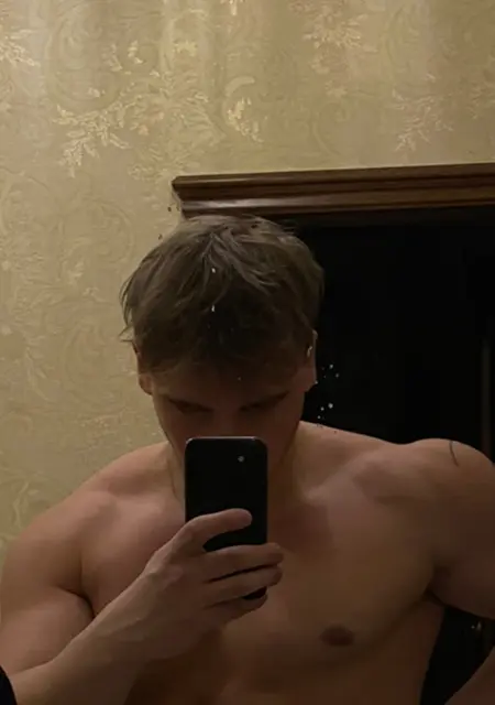 Я Павло, 24, из Сколе, ищу знакомства без обязательств