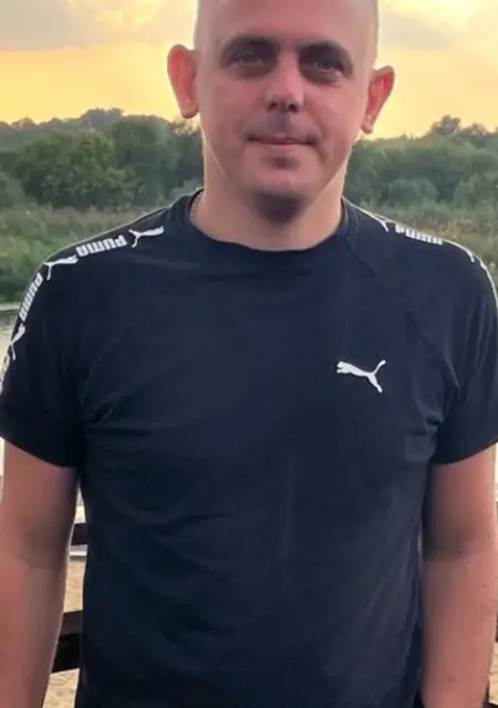 Я Максим, 25 років, знайомлюсь для дружби у Миколаєві