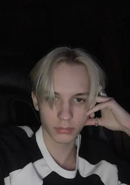 Ваня из Чернигова, мне 20, познакомлюсь для вирта