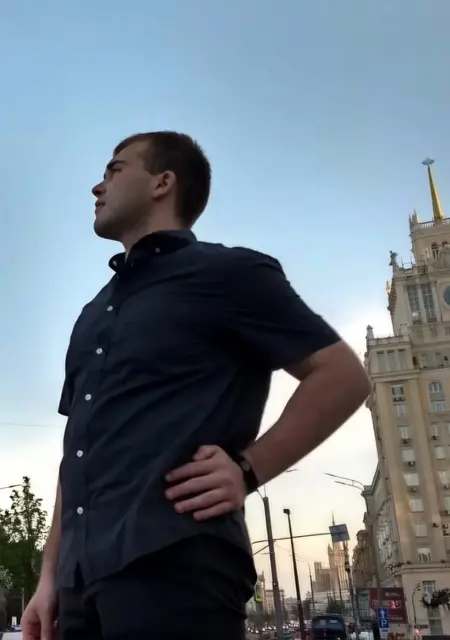 Я Павел, 29 років, знайомлюсь на одну ніч у Маріуполі