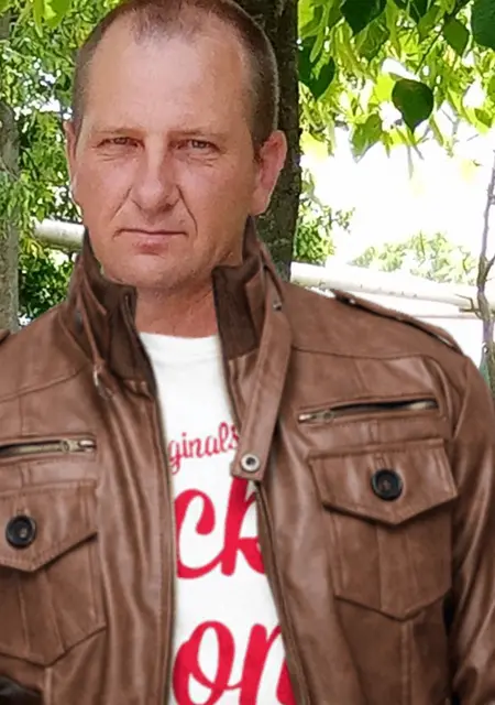 Андрей из Дебальцева, мне 46, познакомлюсь на одну ночь