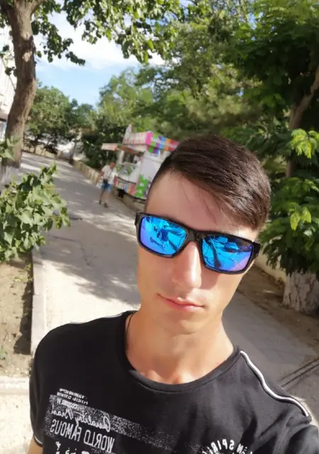 Я Владислав, 30 років з Донецька, шукаю знайомства без зобов'язань