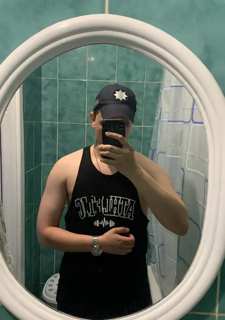 Я Вадим, 26 років, знайомлюсь без зобов'язань у Запоріжжі