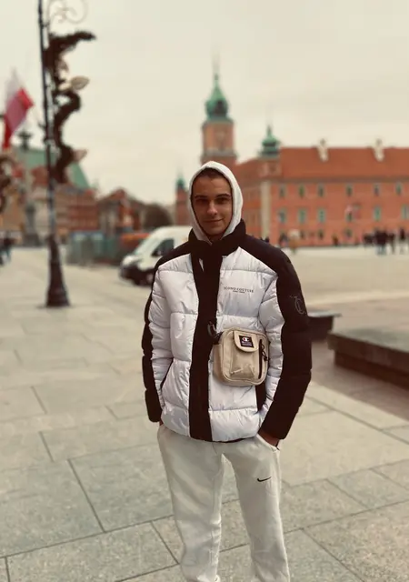 Я Олег, 19, из Варшавы, ищу знакомства без обязательств