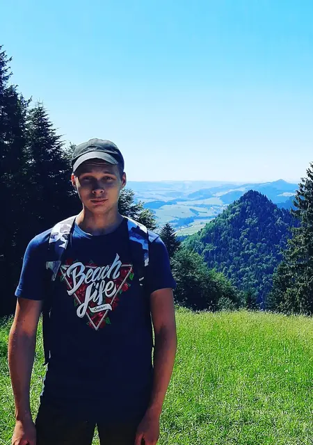 Я Артем, 24, из Нежина, ищу знакомства без обязательств