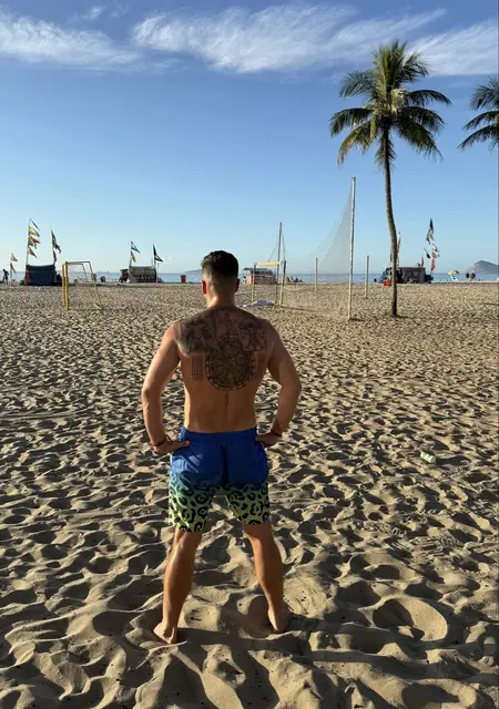 Antonio из Бадалона, мне 37, познакомлюсь для приятного времяпровождения