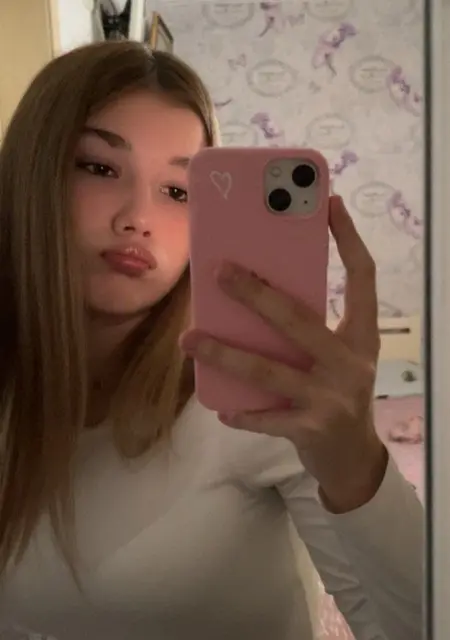 Я Карина, 18, знакомлюсь для общения в Амстердаме