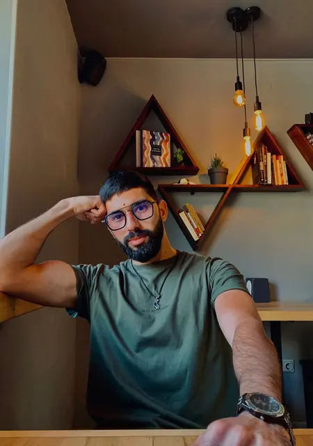 Я Mahdi, 25, из Сум, ищу знакомства без обязательств