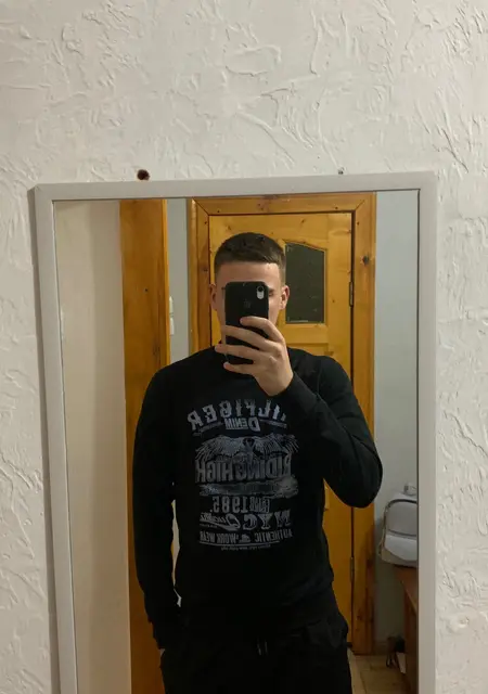 Я Сергей, 20 років, знайомлюсь без зобов'язань у Дніпрі