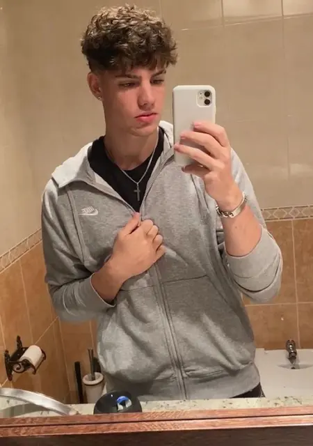 David из Бухареста, ищу на сайте знакомства на одну ночь