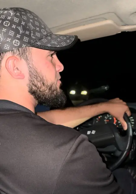 Я Иса, 28, знакомлюсь для дружбы в Луганске