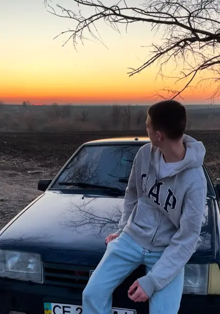 Я Дмитро, 25 років з Бердянська, шукаю знайомство для вірт