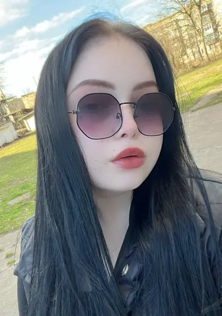 Я Кира, 24, знакомлюсь без обязательств в Киеве