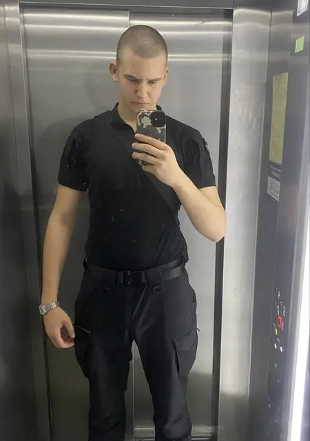 Я Назар, 18, знакомлюсь для открытые отношения в Одессе