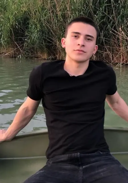 Влад из Мозыря, ищу на сайте знакомства без обязательств