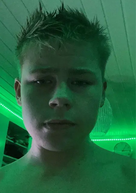 Я Melvin, 19, знакомлюсь для открытые отношения в Овьедо