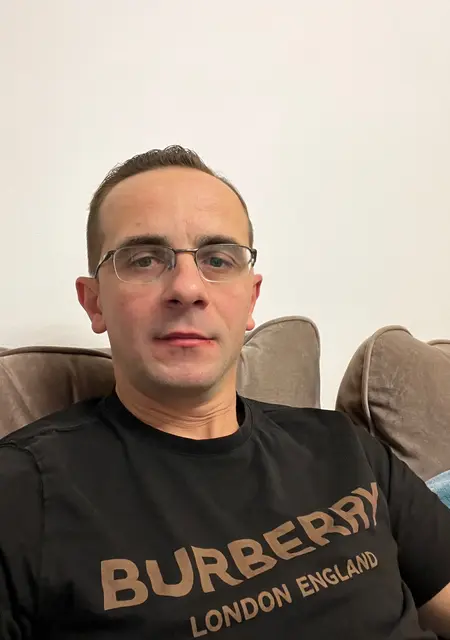 Василий из Таллина, ищу на сайте общение