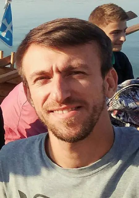 Александр из Каменского, мне 32, познакомлюсь без обязательств