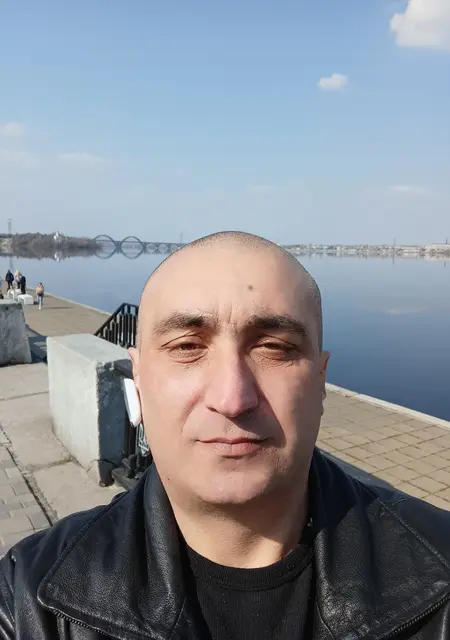 Я Алекс, 51, из Днепра, ищу знакомства без обязательств