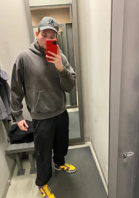 Mark з Харкова, мені 24 років, познайомлюсь для приємного проведення часу