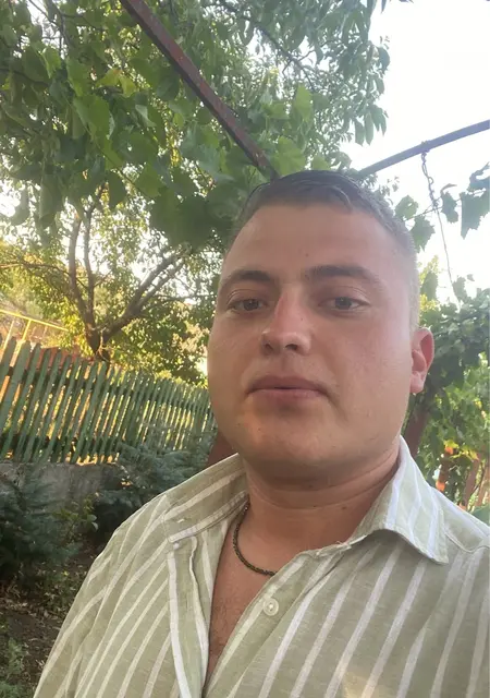 Trofim из Веллетри, ищу на сайте знакомства на одну ночь