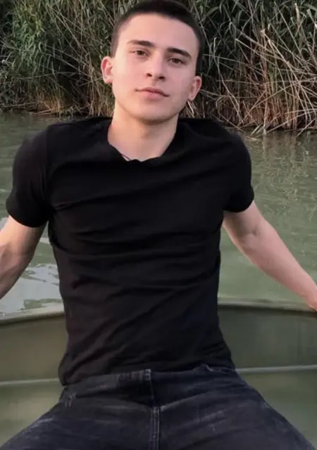 Никита из Киева, мне 19, познакомлюсь на одну ночь