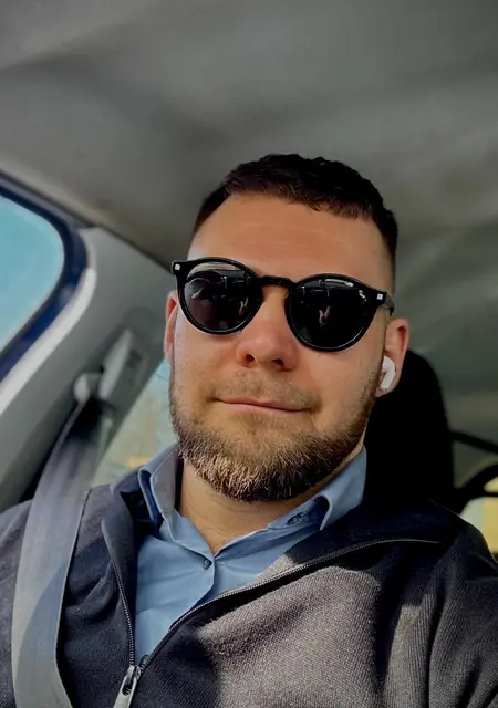 Oleksandr з Миколаєва, шукаю на сайті приємне проведення часу