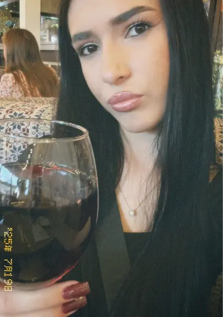 Я Kris, 21, знакомлюсь на одну ночь в Одессе