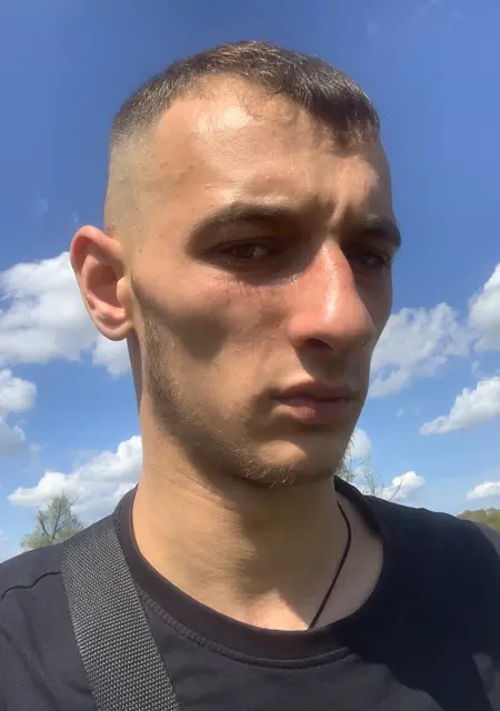 Я Коля, 24 років, знайомлюсь на одну ніч у Харкові