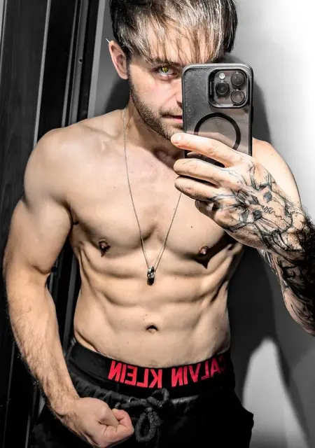 Я Robert, 27, знакомлюсь для вирта в Илава