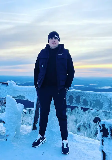 Denis из Моста, мне 26, познакомлюсь для открытые отношения