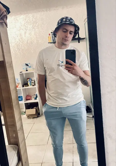 Я Владислав, 28 років, знайомлюсь на одну ніч у Кривому Розі