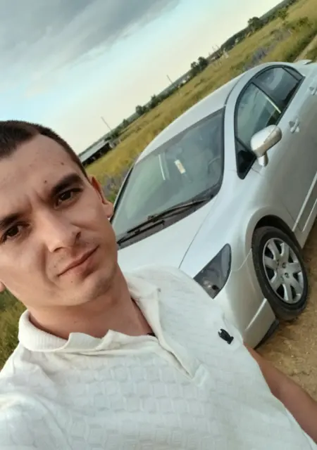 Адель из Енакиева, мне 26, познакомлюсь на одну ночь