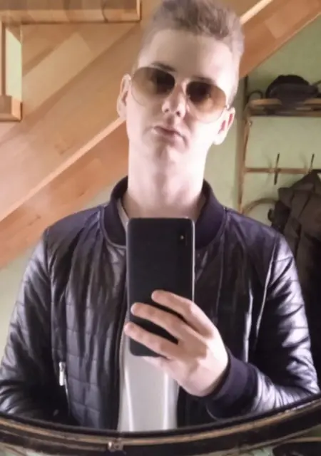 Я Саша, 19, из Дрогобича, ищу знакомства на одну ночь