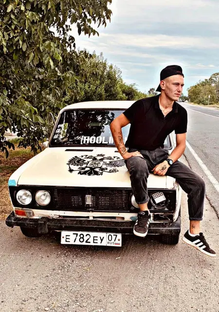 Артур из Токмака, ищу на сайте общение